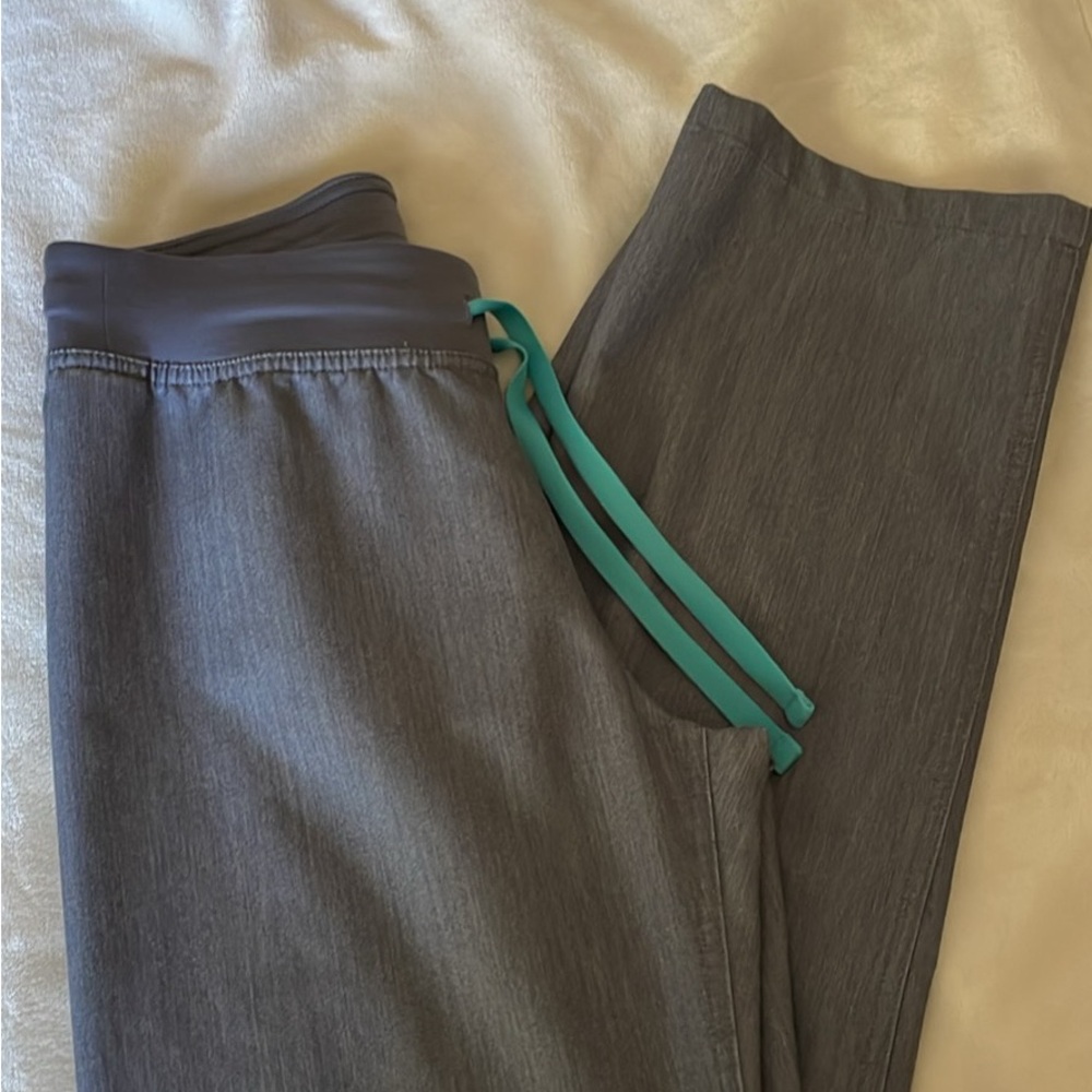 Figs Livingston basic scrub pants. Graphite. - Picture 2 of 3